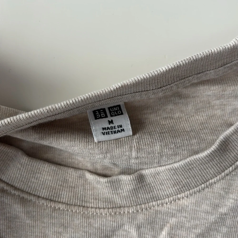 Uniqlo Mini T-Shirt - Picture 2 of 4